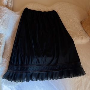 Beautiful lace detail black slip skirt, no brand. One Size